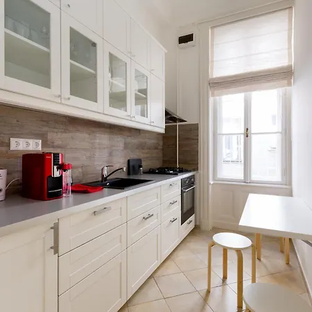 - Michaelides Vienna Street Residences 아파트 *